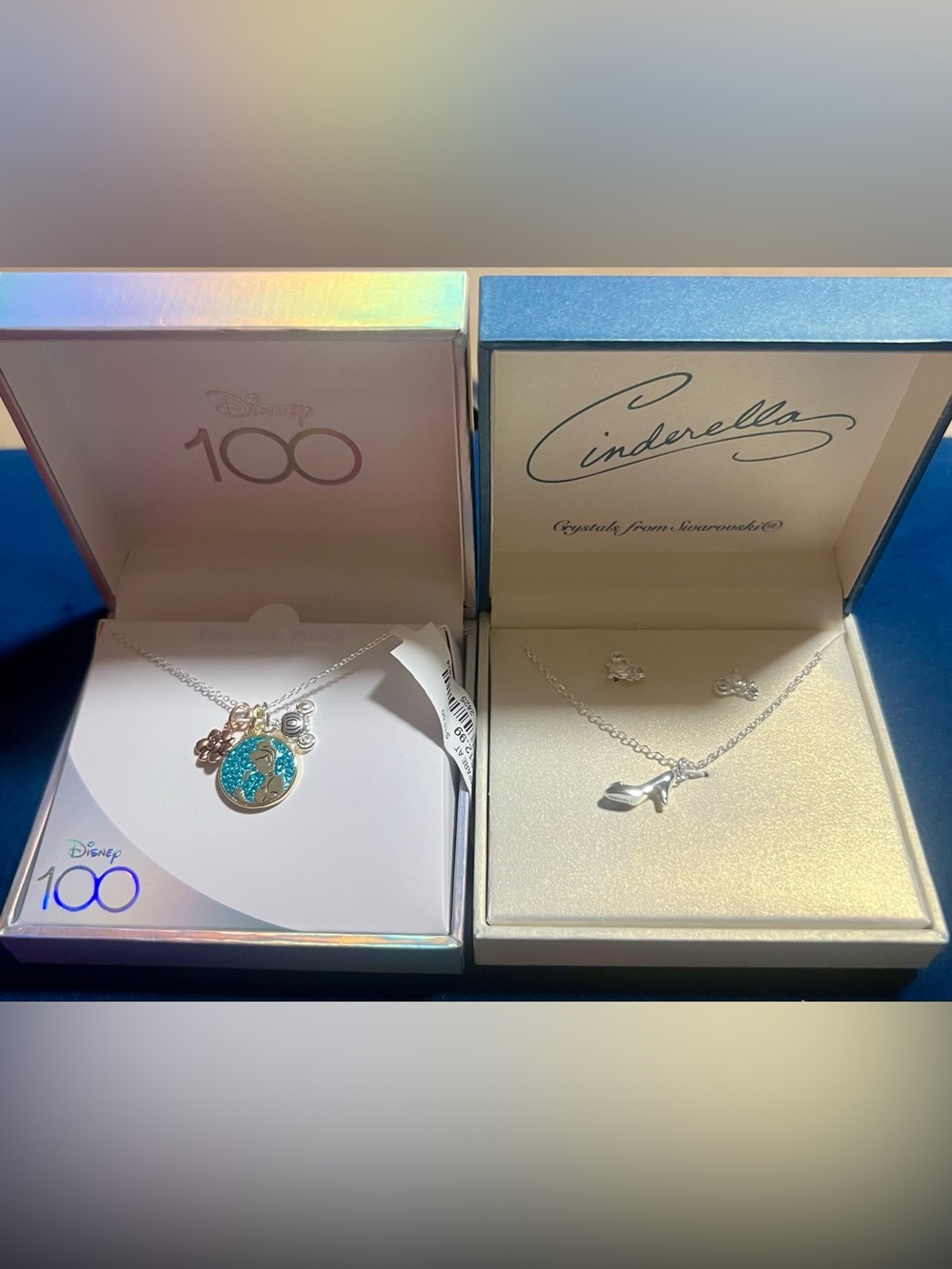 Cinderella 2 Set Silver High Heel & Blue Glitter Disc Necklace Set